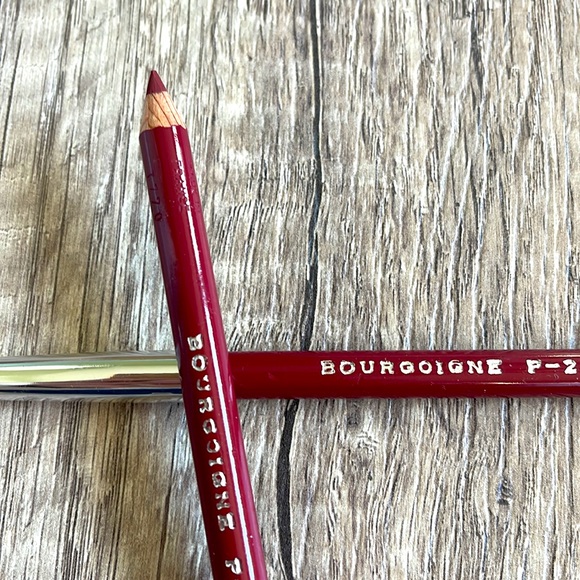 Set of 2 Red Wine Lip Liner Pencil - Picture 2 of 2
